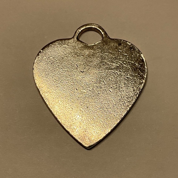 Vintage Sterling Silver Solid Plain Heart ❤️ Tag Charm / Pendant. 1 inch high - Picture 1 of 5